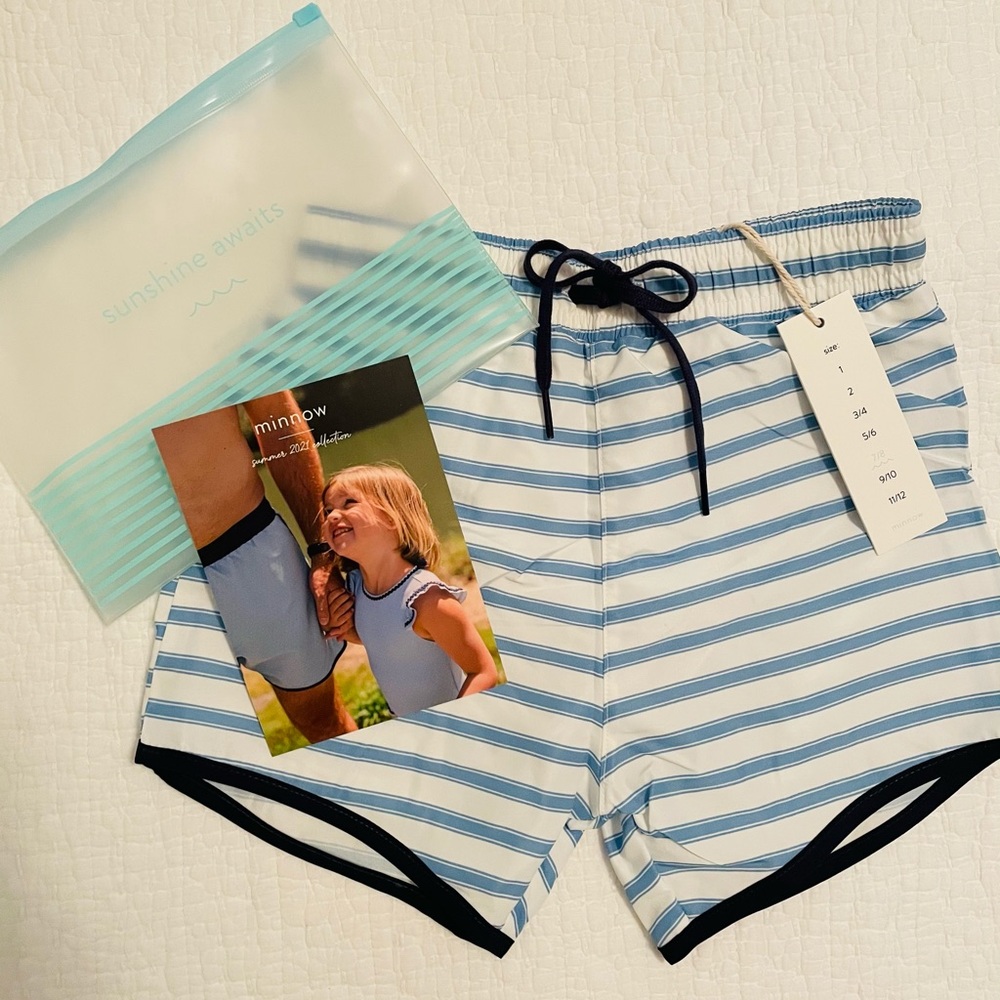 Minnow boys boardies, size 7/8, NWT